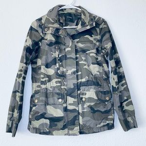 le3no camo jacket